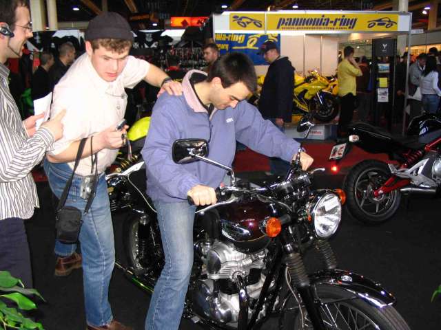 mar csak azert is fel�l�nk mindegyikre